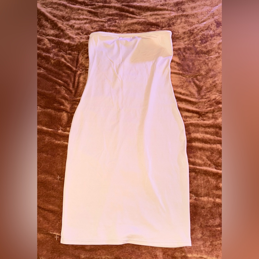 Vassarette Strapless Beige Slip - Medium